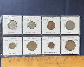 Vintage 8 coin lot 1942 Republic of China, Spain, Netherlands,Tunisia, Bahrain, Australia, Thailand in protective sleeves.