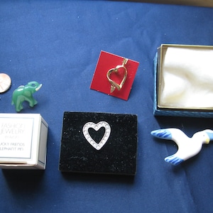 Vintage lot 4 Animal brooches Avon Animals, Avon Brooch lot, Sea gull, rhinestone heart, Elephant,  Avon multi lot, Avon destash