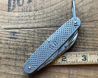 Vintage Camillus USA 1965 Vietnam era Military pocket knife