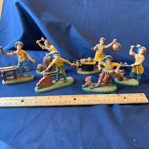 Vintage Italian Figurines Nativity villagers figurines