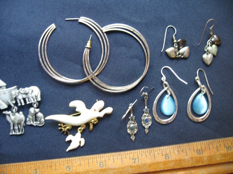 Lot of jewelry lot brooches earrings noahs ark