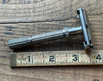 Vintage Gillette 1961 double edged Adjustable Razor, Date Code H3 USA Razor