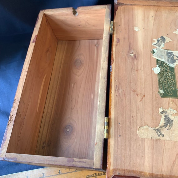 vintage cedar wood trinket jewelry candy box - image 10