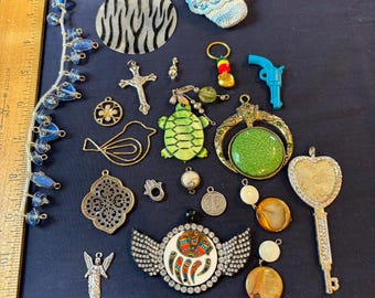 Vintage mixed lot of loose charms, pendants and findings