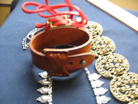 4 pice vintage plunder jewelry lot, leather brace… - image 3