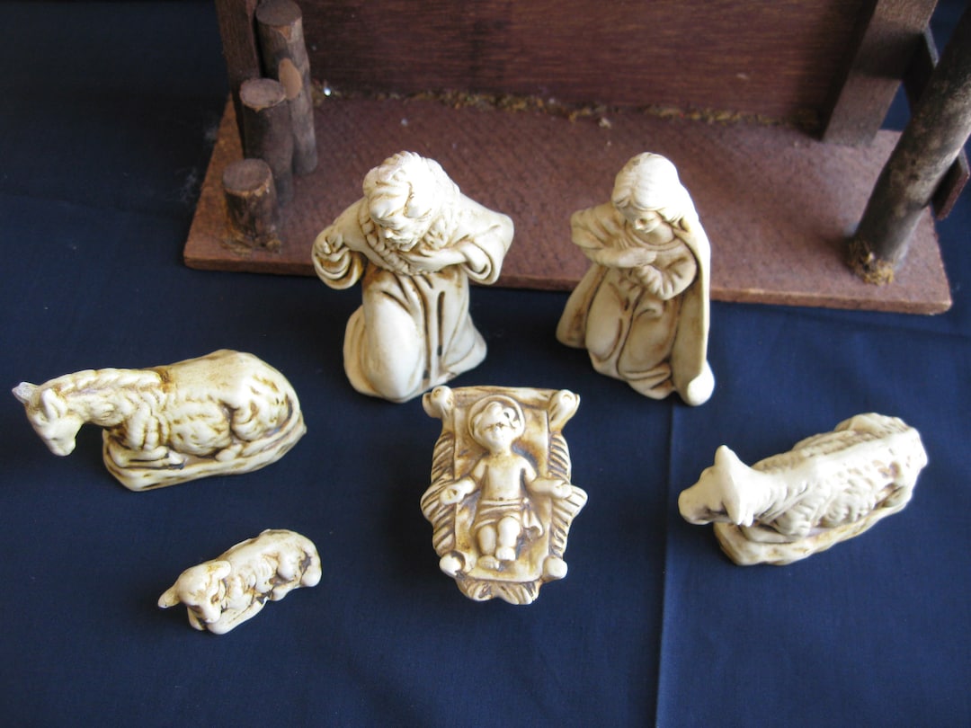 Japan Nativity Set, Stable and Figures Etsy