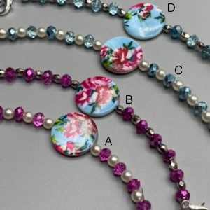 Medische band met lentebloemen