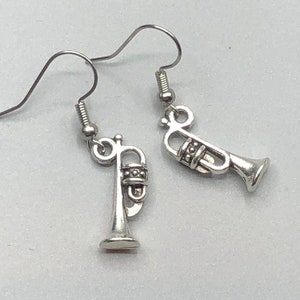 Trumpet earrings