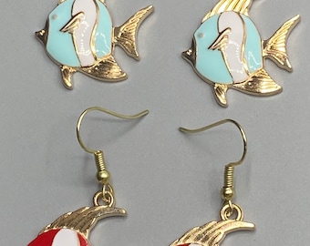 Boucle D'oreille Ancienne N329 - Motif Poisson En Bois Peint - Paire Ou Single ?