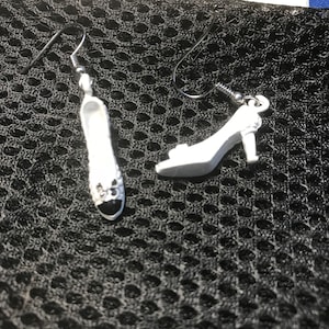 High heel charm earrings