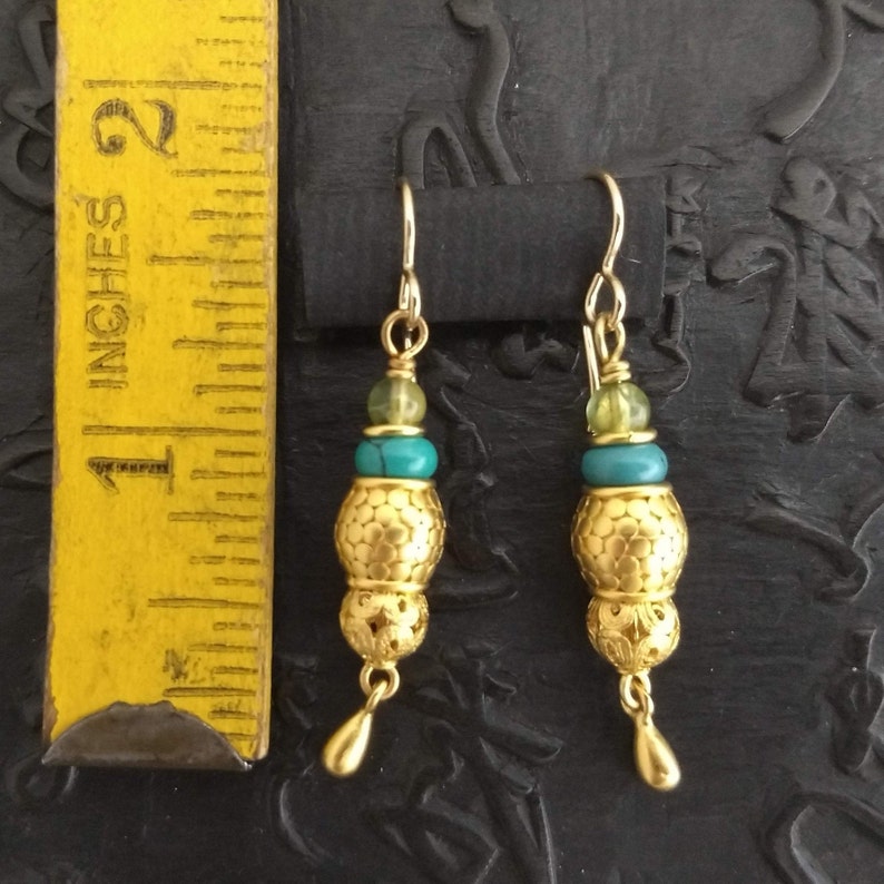 24k vermeil, turquoise &peridot Boucles doreilles byzantines étrusques peuvent être levier arrière, poteau, fil doreille ou clip sur image 5