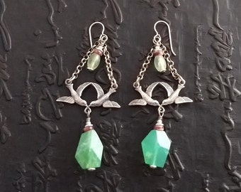 Deux colombes boucle d'oreille en argent sterling avec la chrysoprase inhabituelle dramatique déclaration oiseaux colorés ethniques artisan faits à la main pendent léger