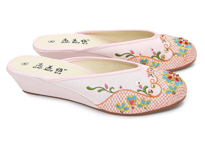 Chinese Silk Embroidered Slope Heel Slippers / Art / - Etsy