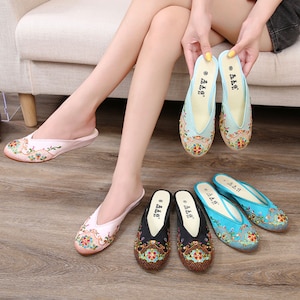 Chinese style shop slippers