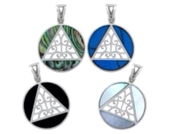Colgante de filigrana AA de plata de ley: collar de sobriedad con incrustaciones de turquesa