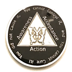 Medallón de mariposa negra o rosa de Al-Anon - Con la oración de la serenidad - Ficha, moneda, ficha
