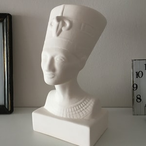 Paint Your Own Nefertiti Bust DIY, Egyptian Art Sculpture Decor, Unpainted Ceramic Statue, Museum Style Figurine, Aesthetic Home Decor Gift