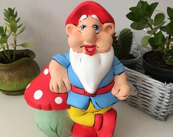 Geschilderde keramische kabouter, gekleurde keramische dwerg, kabouter met paddestoel, tuindecoratie, buitendecor, tuinkabouters, tuindwergen, geschilderd