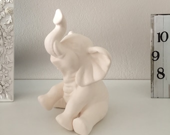 Éléphant en céramique - Figurine en biscuit prête à peindre pour projets d'artisanat DIY et décoration d'intérieur unique