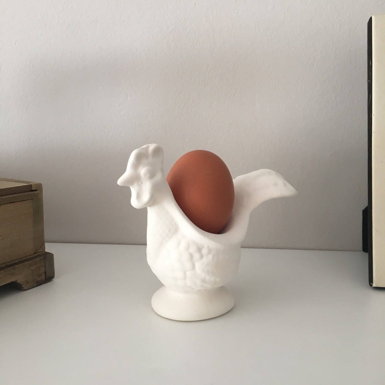 Cestino per uova in ceramica porta uova a forma di pollo porta uova Faderr per organizzare e visualizzare uova fresche motivo gallina bianco 