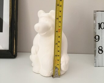 Ornement en céramique en biscuit : ours en peluche dans une couronne