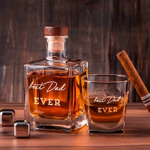 Gepersonaliseerde whiskycadeauset, custom baraccessoires, gegraveerd bourbonglas en fles, vaderdagcadeau