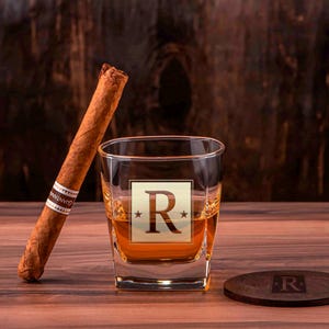 Custom Whiskey Glass, Personalized Bourbon Glass, Gift for Him, Engraved Groomsmen Whiskey Glass