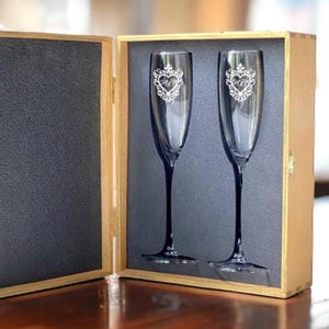 Personalized Wedding Toast Champagne Flutes, Engraved Custom Champagne Flutes, Wedding gifts, Bride and Groom gift