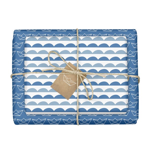 4x Geschenkpapier: Papierboote zur Geburt, Taufe, Kommunion, Konfirmation (blau, weiß) -  inkl. 4x Geschenkanhänger | zweifarbig, Bogen
