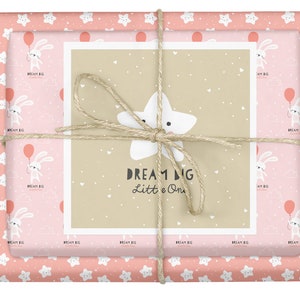 4x Kinder-Geschenkpapier zur Geburt/ Taufe für Baby-Mädchen: Hase mit Ballon/ Sterne (rosa) | Kleinkind, erster Geburtstag, Recyclingpapier