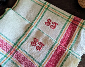 Set of 2 kitchen tea towels vintage  linen cotton white red green embroidered linens