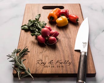 Personalized Charcuterie Board, Custom Cutting Board Wedding Gift, Engagement Gift for Couple, 5th Anniversary Gift for Parents, Wooden Tray