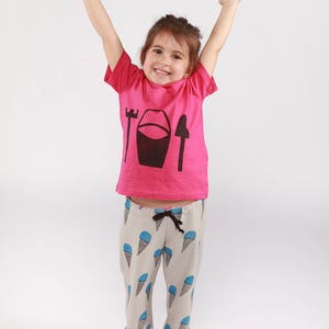 SUPER SALE: Pink kids  t-shirt with bucket hand-printed. Organic cotton