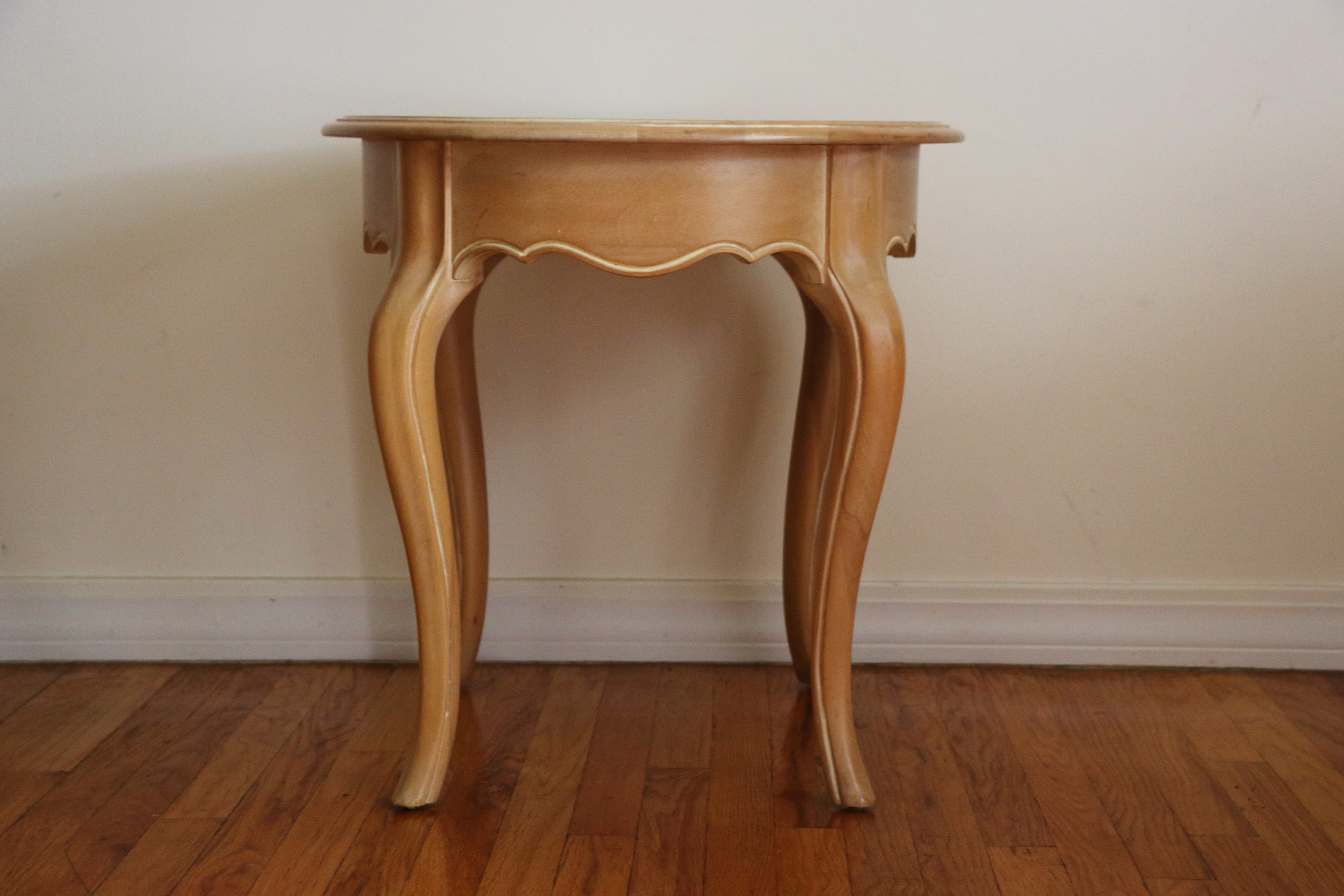 Vintage ETHAN ALLEN Country French Collection Oval Accent Table