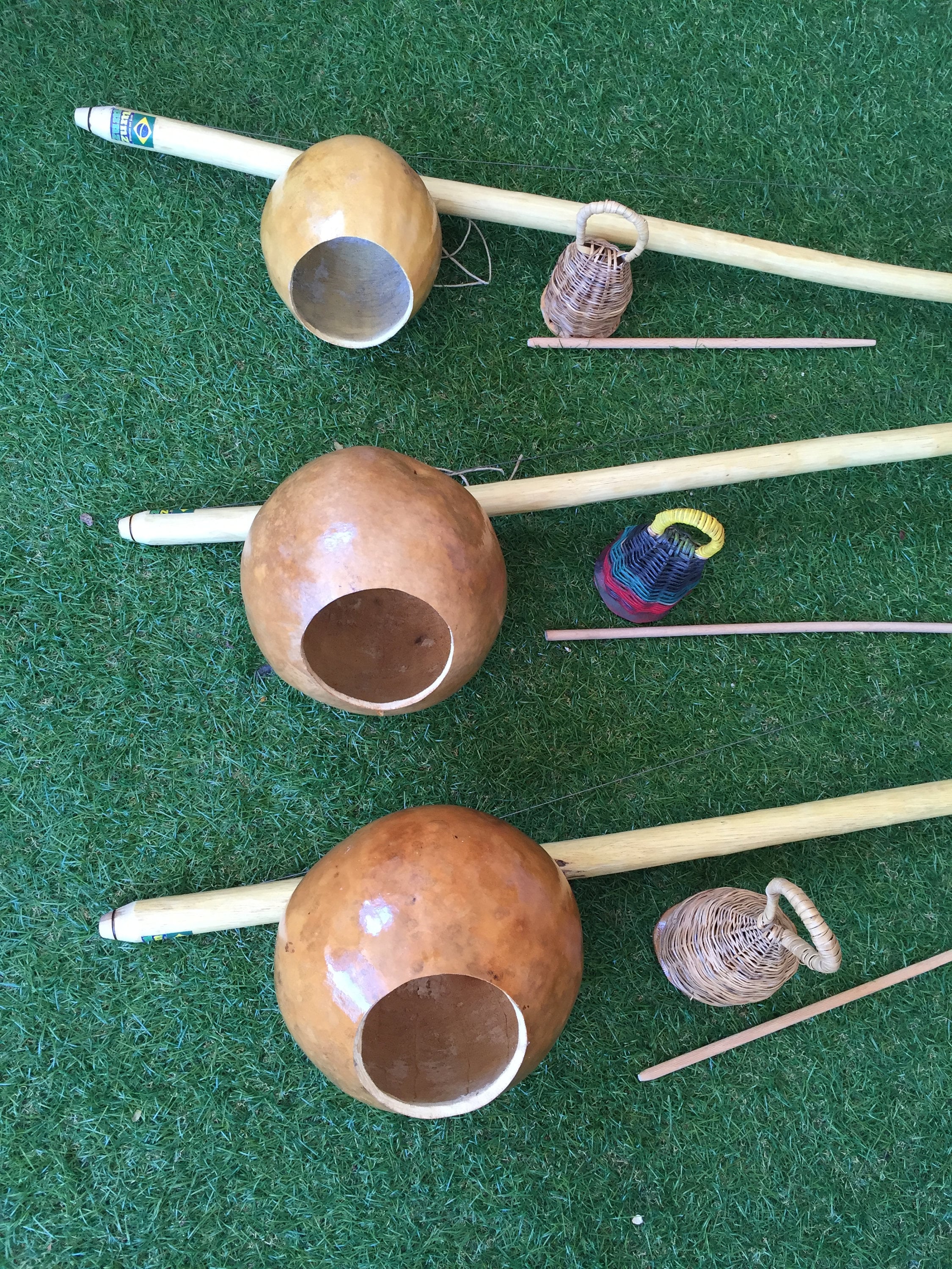 新品 ビリンバウ中サイズ / Berimbau médio  カシシバケッタ付き Berimbau with all parts from Manufacturer - Berimbaushop.com