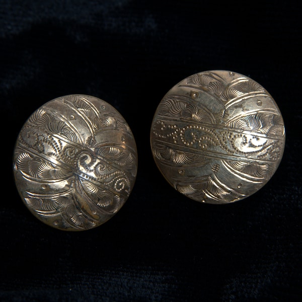 Pair of vintage engraved shirt/jacket studs