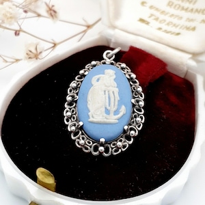 Vintage Wedgwood Jasperware Sterling Silver Pendant: Ceramic Filigree, London 1976