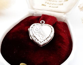 Vintage Sterling Silver Heart Locket Pendant: Foliate Floral Etched Design