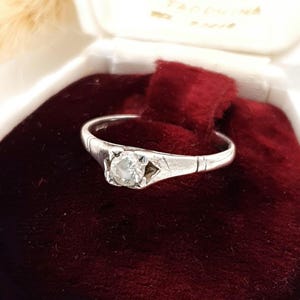 Vintage clear cubic zirconia solid 925 sterling silver solitaire mid-century minimalist ring, UK O1/2, US 7.5, EU 56