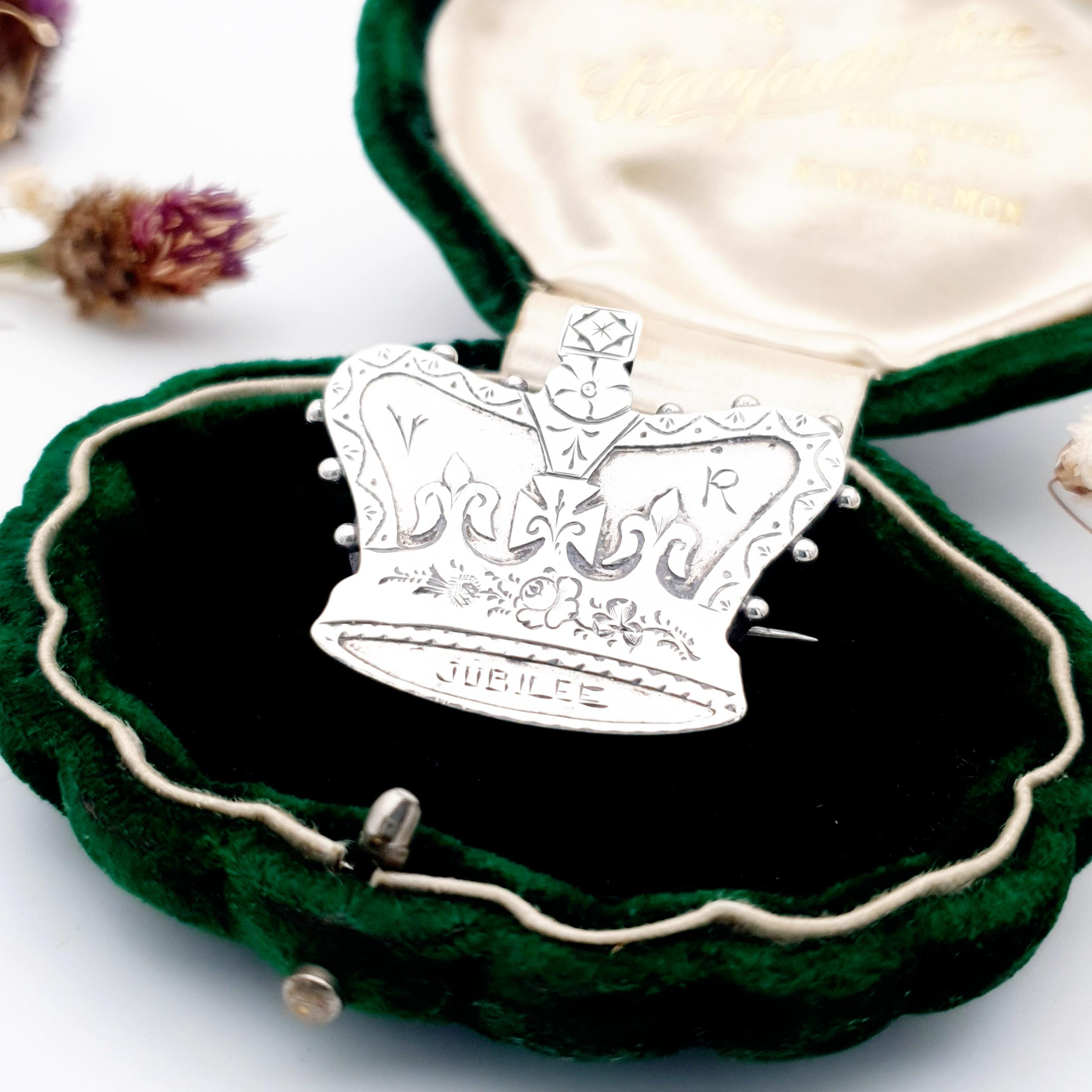 Queen victoria brooch - Etsy 日本