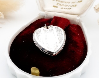 Vintage Sterling Silver Heart Locket Pendant: Striped Etched Design