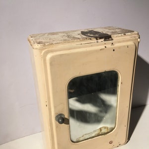 Antiguo botiquín de metal vintage con espejo | Etsy