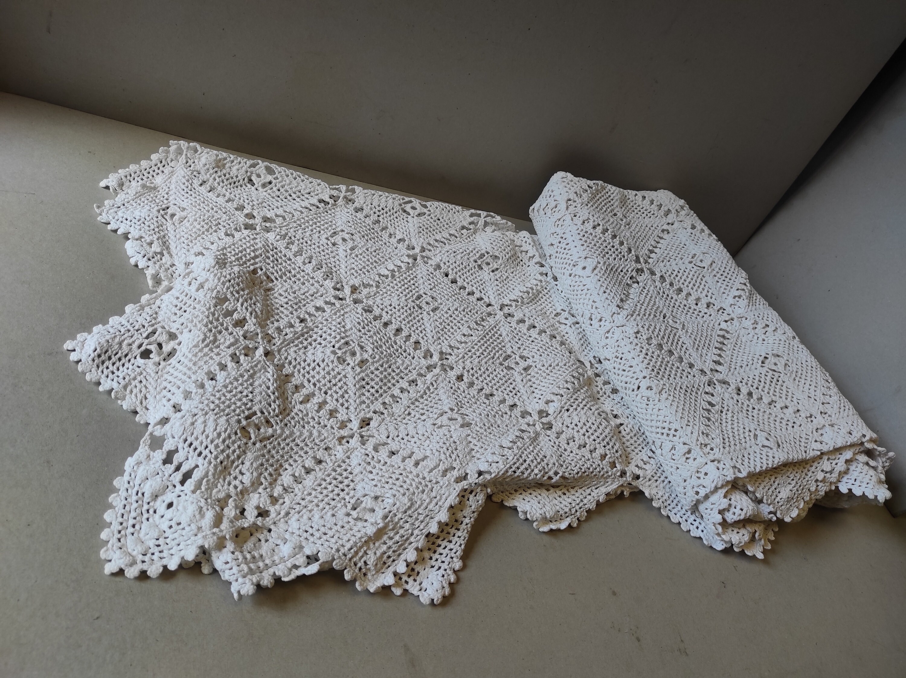 Ancien Couvre Lit Au Crochet en Coton Fait Main Vintage Français