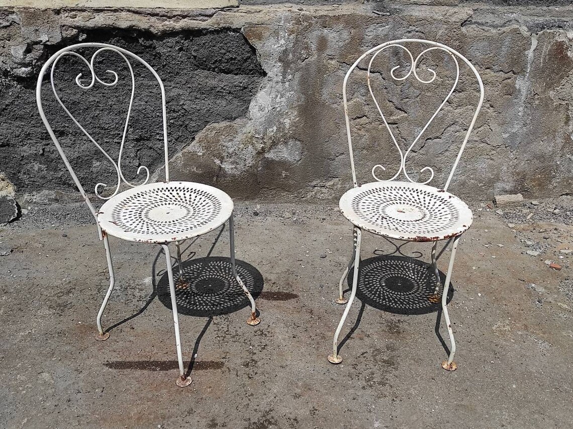 Alte Paar VintageGartenstühle aus weiß patinierten Metall Etsy