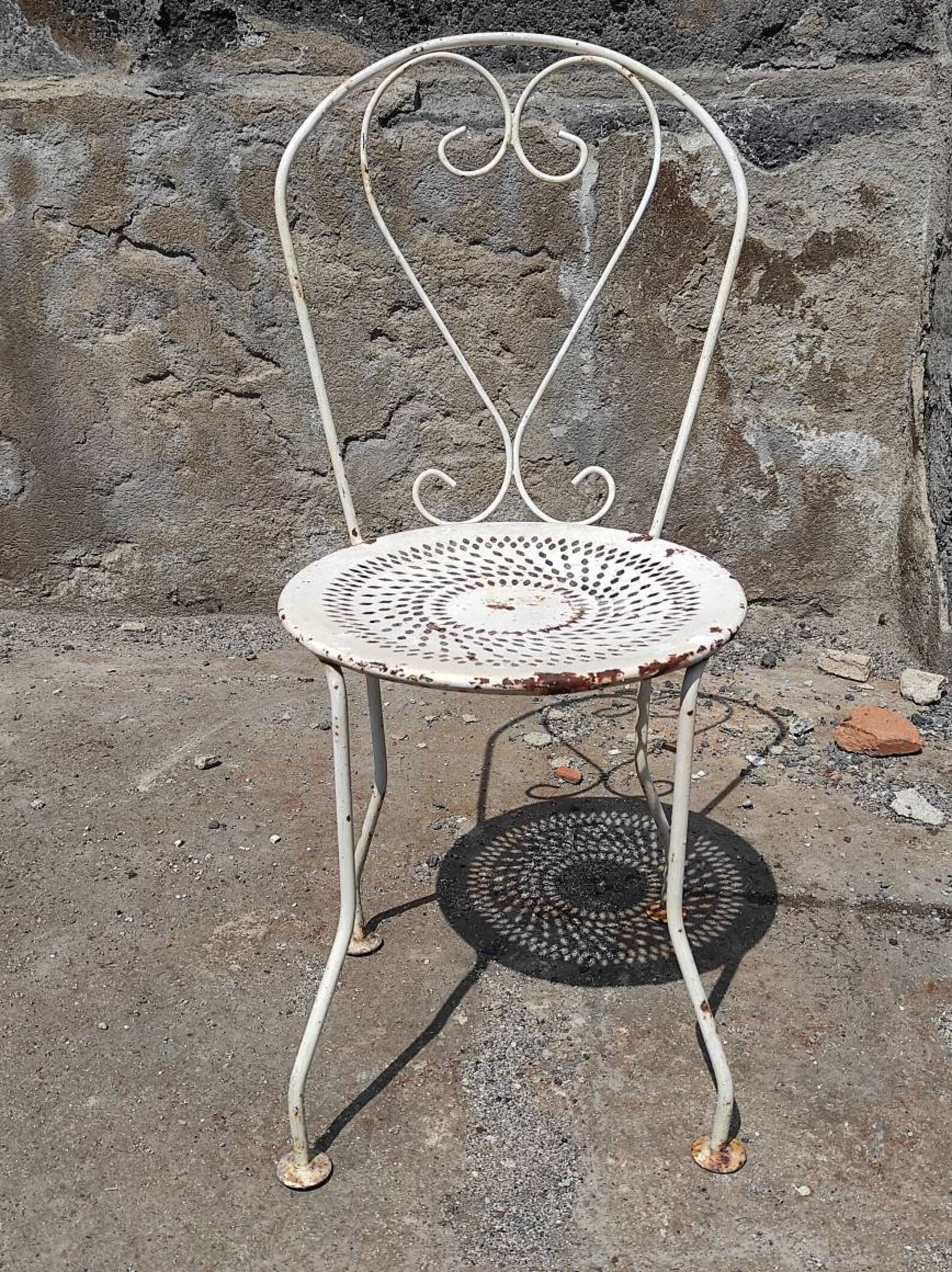 Alte Paar VintageGartenstühle aus weiß patinierten Metall Etsy