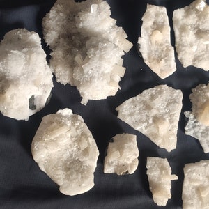 Natural BEAUTIFUL stilbite with CHELCIDONY 15 pieces nos lot