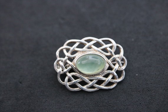 925 Silver Eternal Knot Brooch with Prehnite