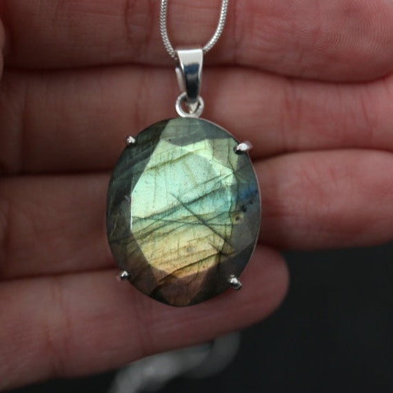 Labradorite Pendant | 925 Sterling Silver