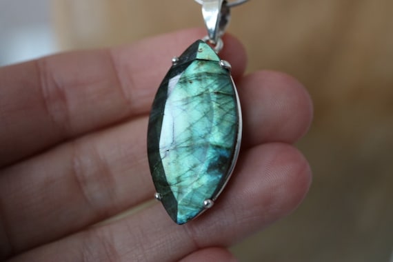 Labradorite Pendant | 925 Sterling Silver