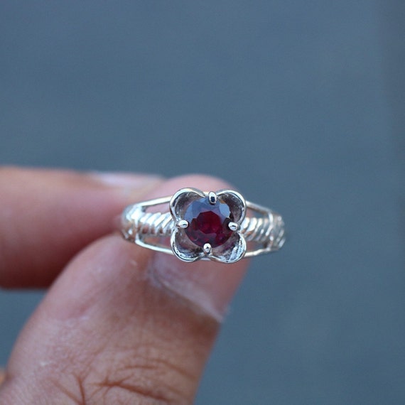 Garnet Ring | 925 Sterling Silver
